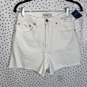 Abercrombie & Fitch The 4” Mom Short High Rise NWT